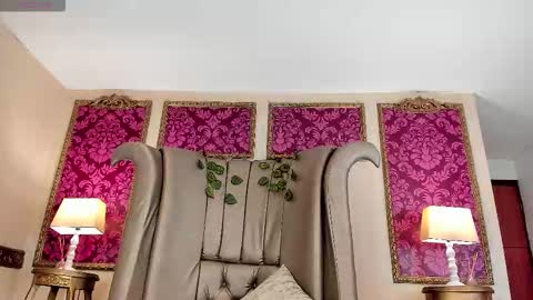 Snapshot of electraraptiss chatting on December 19, 2025, 8:27 pm - online show from December 19, 2025, 8:27 pm