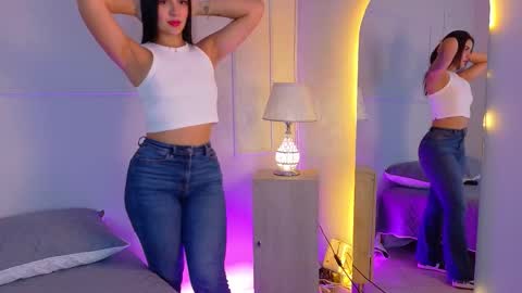 Snapshot of electrascot chatting on December 17, 2025, 7:42 pm ELECTRA online show from December 17, 2025, 7:42 pm