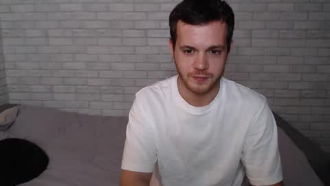 Snapshot of electric_smile chatting on October 12, 2025, 4:39 pm Alex online show from October 12, 2025, 4:39 pm