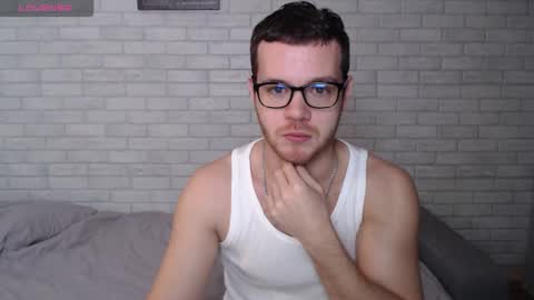 Snapshot of electric_smile chatting on December 1, 2025, 3:44 am Alex online show from December 1, 2025, 3:44 am