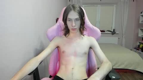 eleganc3 online show from November 22, 2025, 8:52 pm