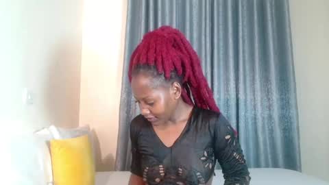 Snapshot of elegant_ebony chatting on December 21, 2024, 10:28 am Nika online show from December 21, 2024, 10:28 am