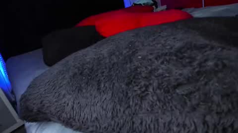 Elegant online show from December 3, 2024, 4:39 pm