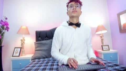 Elegant online show from December 31, 2024, 2:51 am