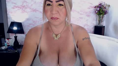 Snapshot of elektra_4_you chatting on February 4, 2025, 12:22 pm XIOMY give LIKE on my page online show from February 4, 2025, 12:22 pm