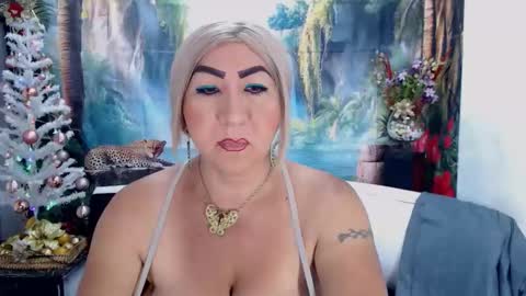 Snapshot of elektra_4_you chatting on November 24, 2025, 12:16 pm XIOMY give LIKE on my page online show from November 24, 2025, 12:16 pm