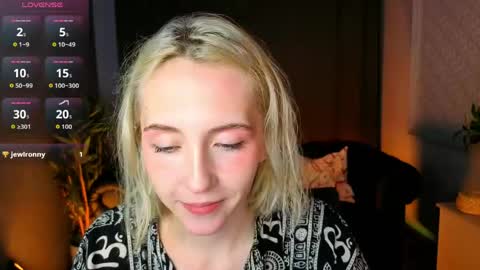 Elen  online show from May 10, 2026, 5:56 am