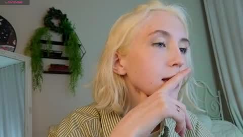 Elen  online show from May 29, 2026, 4:27 pm