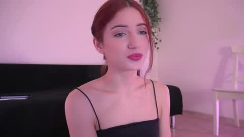 Snapshot of elena_li chatting on March 10, 2025, 12:07 am elena_li online show from March 10, 2025, 12:07 am