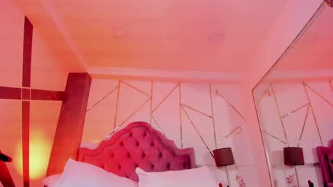 Snapshot of elena_rosse chatting on February 23, 2025, 6:49 am Elena online show from February 23, 2025, 6:49 am