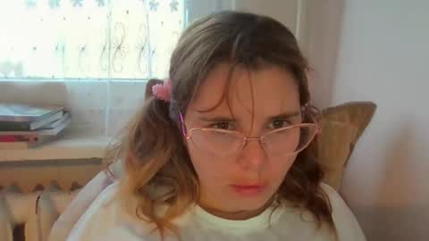 Elena online show from December 14, 2025, 2:33 pm