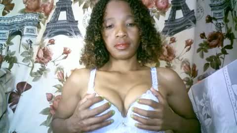 Snapshot of elenah0123 chatting on January 6, 2026, 10:19 am elenah013 online show from January 6, 2026, 10:19 am