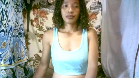 Snapshot of elenah0123 chatting on February 14, 2026, 8:00 am elenah013 online show from February 14, 2026, 8:00 am