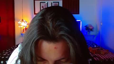 Elenna online show from May 24, 2026, 1:49 pm