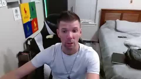 Snapshot of elevatetlb chatting on October 31, 2025, 4:13 am Walker online show from October 31, 2025, 4:13 am