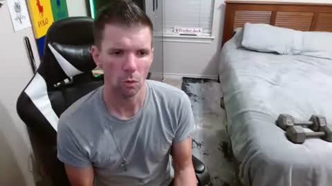 Snapshot of elevatetlb chatting on November 12, 2025, 3:18 am Walker online show from November 12, 2025, 3:18 am