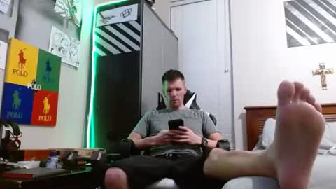 Snapshot of elevatetlb chatting on December 17, 2025, 12:16 am Walker online show from December 17, 2025, 12:16 am