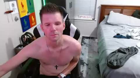 Snapshot of elevatetlb chatting on December 21, 2025, 6:31 am Walker online show from December 21, 2025, 6:31 am