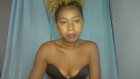 Snapshot of elia011 chatting on January 15, 2025, 11:43 am elia011 online show from January 15, 2025, 11:43 am