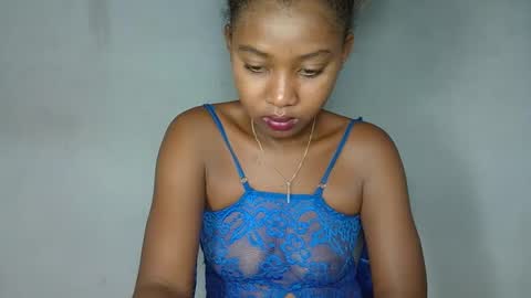 Snapshot of elia011 chatting on February 4, 2025, 10:13 pm elia011 online show from February 4, 2025, 10:13 pm