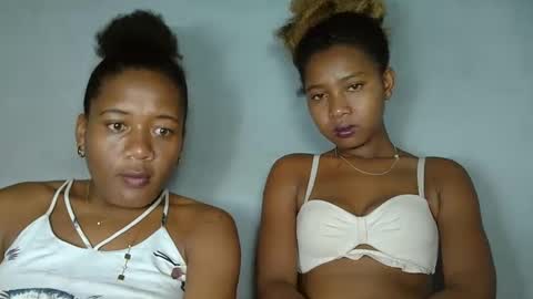 Snapshot of elia011 chatting on February 6, 2025, 9:28 pm elia011 online show from February 6, 2025, 9:28 pm