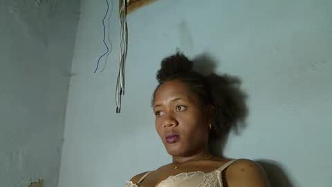 Snapshot of elia011 chatting on February 9, 2025, 7:52 pm elia011 online show from February 9, 2025, 7:52 pm