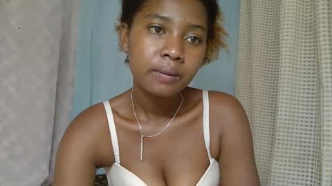 Snapshot of elia011 chatting on February 23, 2025, 7:44 am elia011 online show from February 23, 2025, 7:44 am