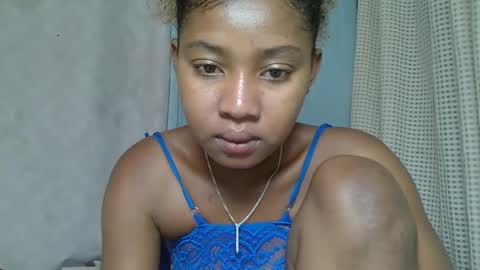 Snapshot of elia011 chatting on February 23, 2025, 10:49 am elia011 online show from February 23, 2025, 10:49 am