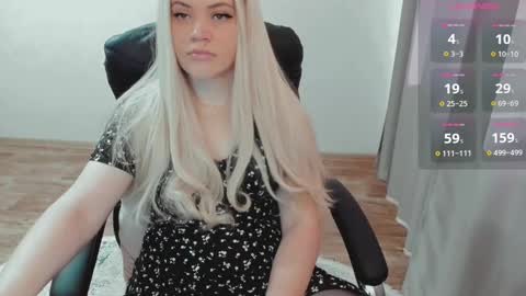 Snapshot of elia_ chatting on March 5, 2025, 7:49 am Ella online show from March 5, 2025, 7:49 am