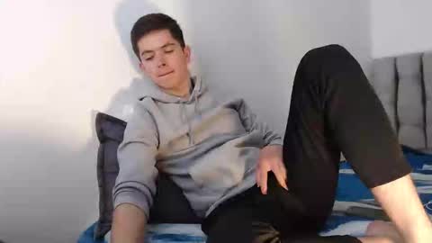 Snapshot of elian_tg chatting on December 13, 2025, 7:53 pm Elian online show from December 13, 2025, 7:53 pm