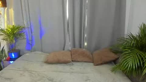 eliann_adam online show from April 19, 2026, 1:54 pm