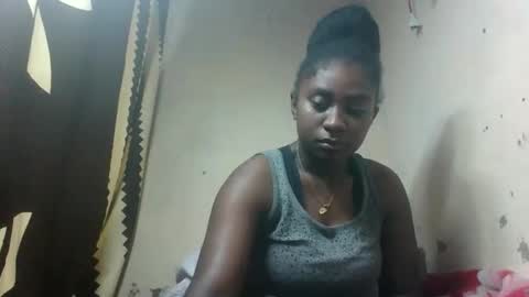 Snapshot of eliannee chatting on December 17, 2025, 4:07 am eliannee online show from December 17, 2025, 4:07 am