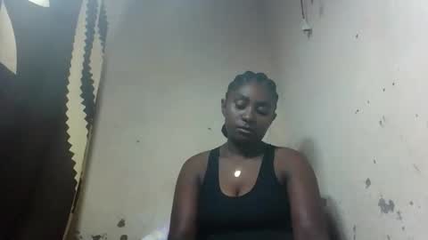 Snapshot of eliannee chatting on December 17, 2025, 5:41 pm eliannee online show from December 17, 2025, 5:41 pm