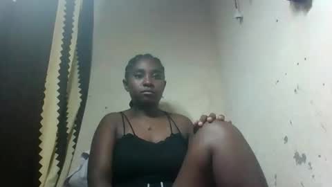 Snapshot of eliannee chatting on December 18, 2025, 6:47 pm eliannee online show from December 18, 2025, 6:47 pm