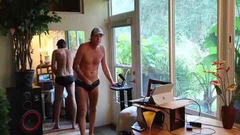 Snapshot of eliberator chatting on October 5, 2025, 7:01 pm eliberator online show from October 5, 2025, 7:01 pm