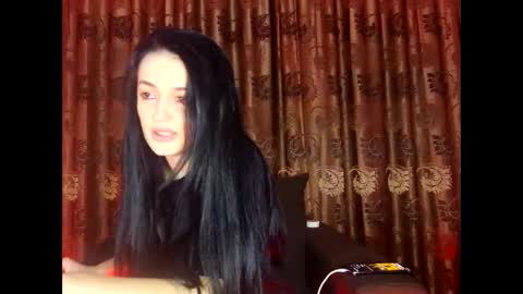 Snapshot of eliebullet chatting on November 18, 2025, 2:43 pm eliebullet online show from November 18, 2025, 2:43 pm