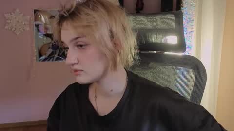 Snapshot of eliejay chatting on January 10, 2026, 5:31 am Ellie online show from January 10, 2026, 5:31 am