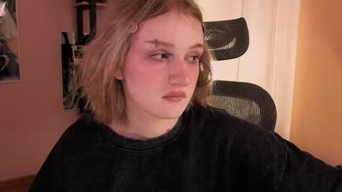 Snapshot of eliejay chatting on January 17, 2026, 5:34 am Ellie online show from January 17, 2026, 5:34 am