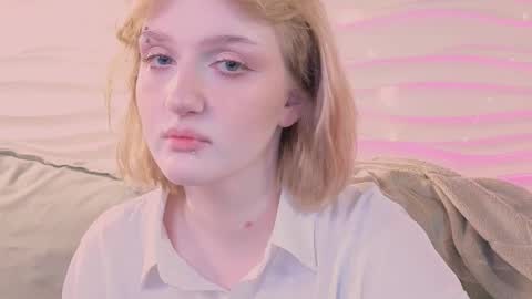 Snapshot of eliejay chatting on February 1, 2026, 5:28 am Ellie online show from February 1, 2026, 5:28 am