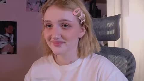 Snapshot of eliejay chatting on February 3, 2026, 6:40 am Ellie online show from February 3, 2026, 6:40 am