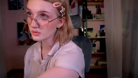 Snapshot of eliejay chatting on February 4, 2026, 5:35 am Ellie online show from February 4, 2026, 5:35 am