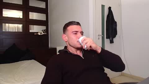 ElijahThorne online show from November 23, 2025, 5:40 am