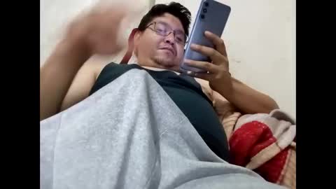 elimposstor online show from December 5, 2025, 12:25 pm