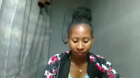 Snapshot of elina981 chatting on February 6, 2026, 8:23 pm elina981 online show from February 6, 2026, 8:23 pm