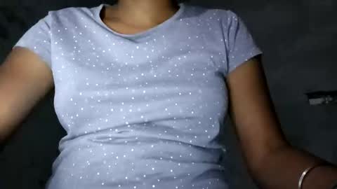 elina_roy03 online show from November 1, 2025, 1:13 pm