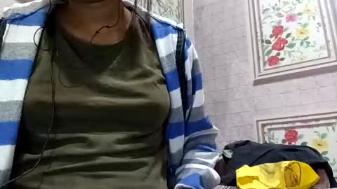 elina_roy03 online show from November 15, 2025, 1:51 pm