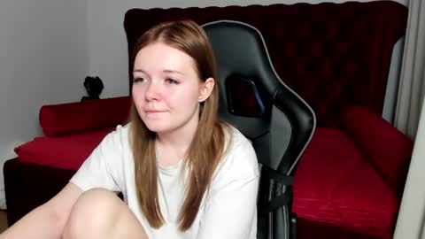 elinavale online show from June 11, 2026, 2:53 am