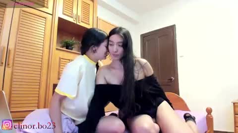 Snapshot of elinor_bo chatting on November 3, 2025, 2:29 pm paula onlyfns online show from November 3, 2025, 2:29 pm