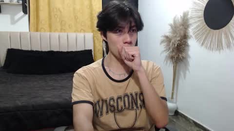 Snapshot of elio_collem chatting on February 17, 2026, 1:35 am ELIO online show from February 17, 2026, 1:35 am