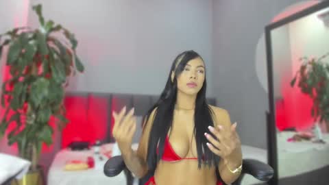 Elisa online show from February 22, 2025, 8:42 pm